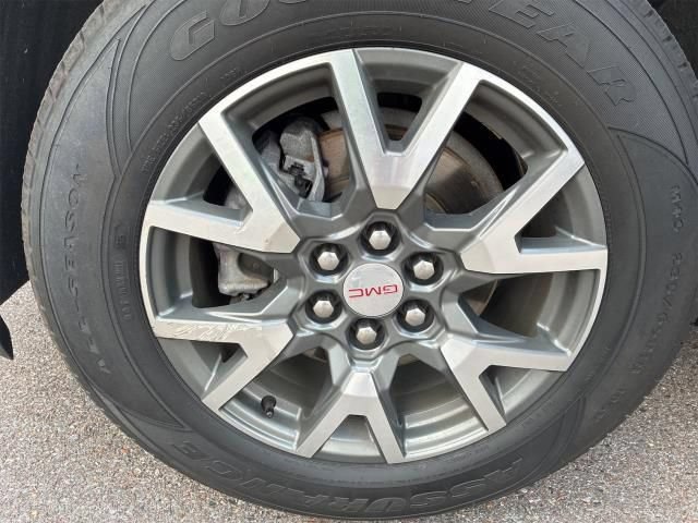 Used 2023 GMC Acadia SLE w/ Driver Convenience Package AWD/4WD image 16