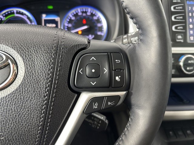 Used 2018 Toyota Highlander Limited Platinum image 16