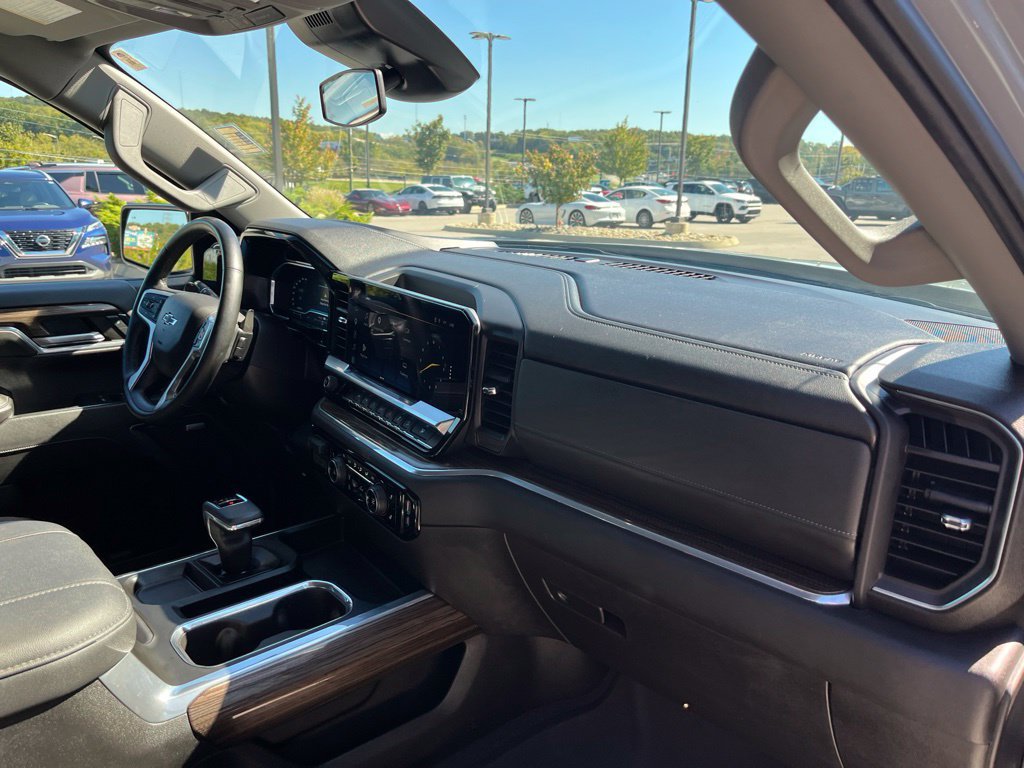 Used 2024 Chevrolet Silverado 1500 RST AWD/4WD image 28