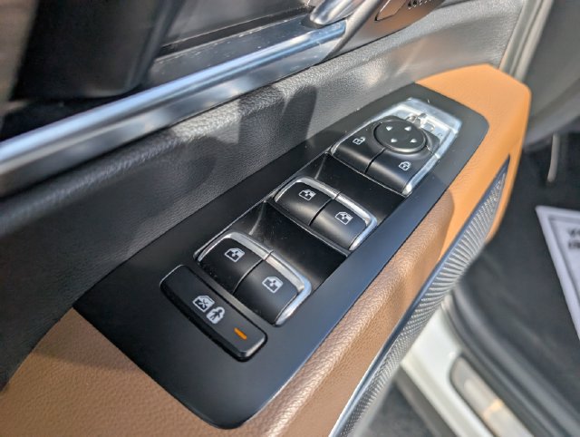 Used 2020 Kia Telluride SX w/ SX Prestige Package AWD/4WD image 11