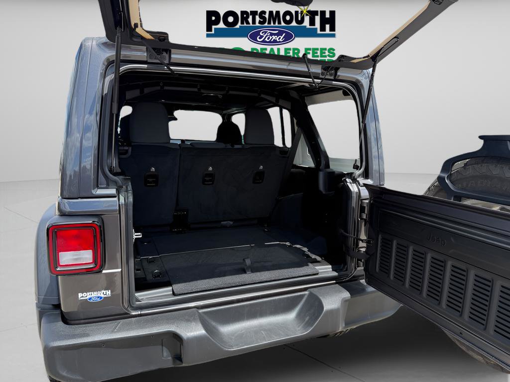 Used 2025 Jeep Wrangler Unlimited Sport AWD/4WD image 13