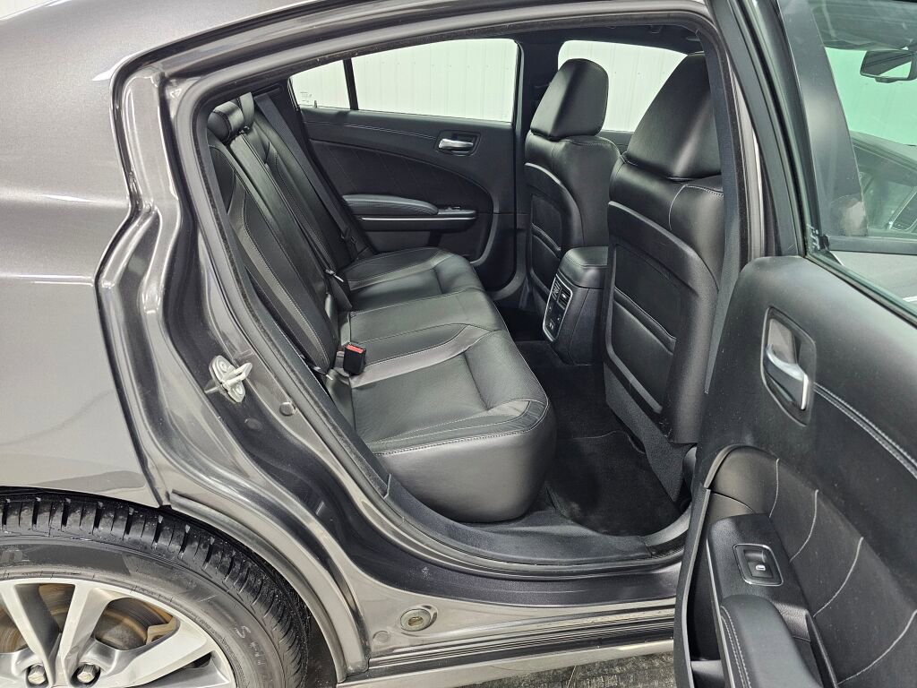Used 2020 Dodge Charger SXT w/ Plus Group image 15