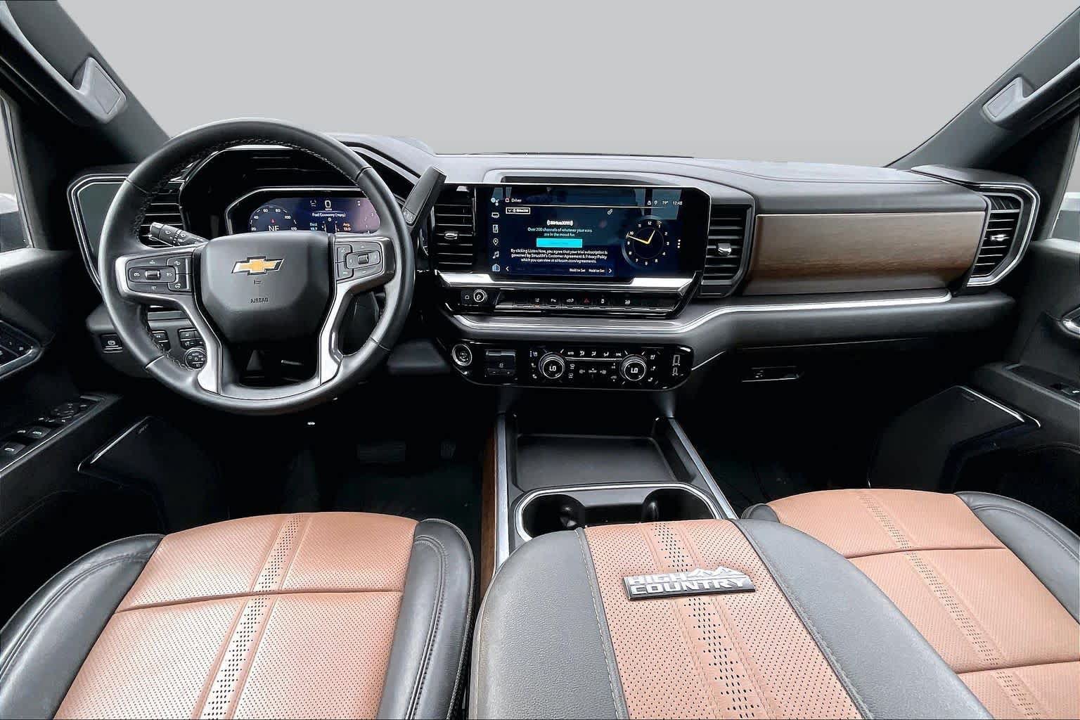Used 2024 Chevrolet Silverado 2500 High Country w/ Technology Package AWD/4WD image 14