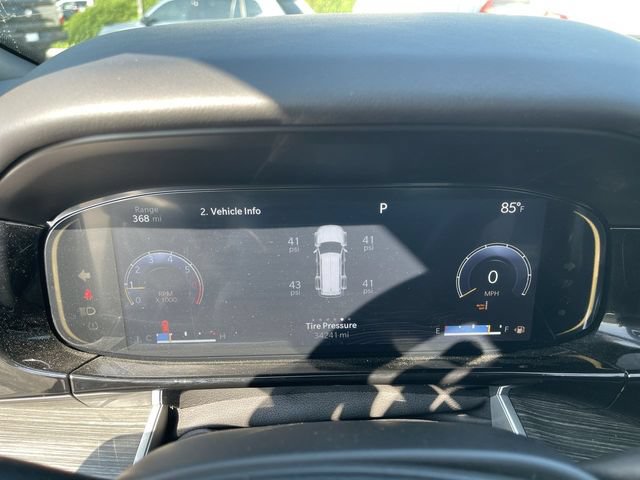 Used 2023 Jeep Wagoneer Series III w/ Preferred Equipment Group AWD/4WD image 15