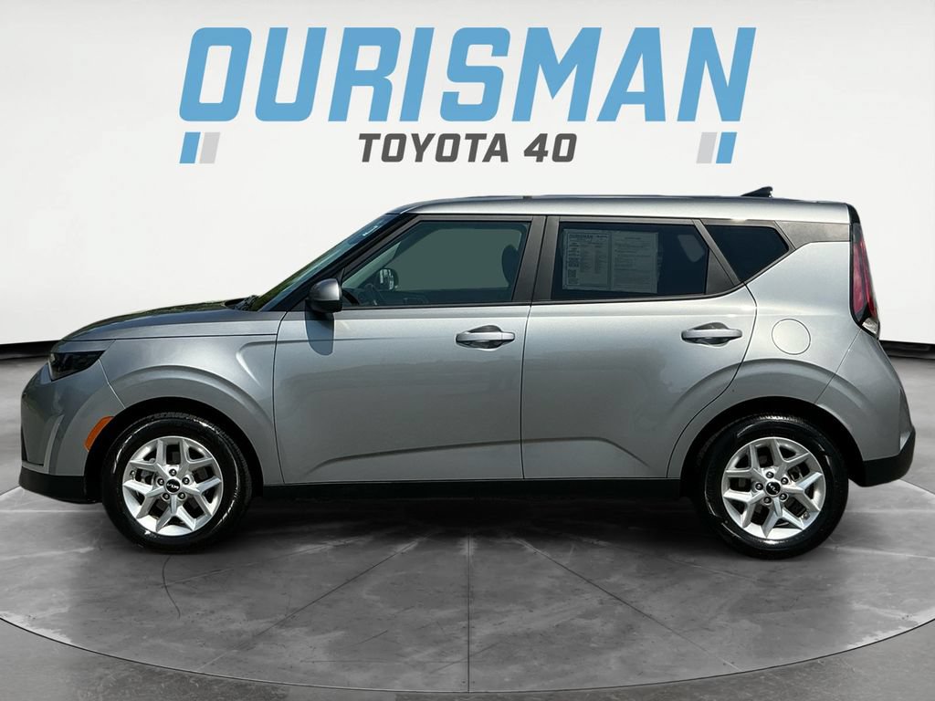 Used 2024 Kia Soul LX w/ Option Group 015 FWD image 4
