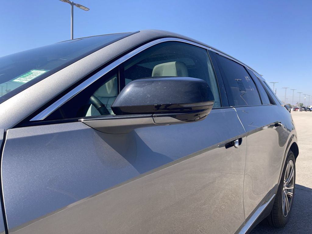 Certified 2024 Cadillac Lyriq Luxury AWD/4WD image 3