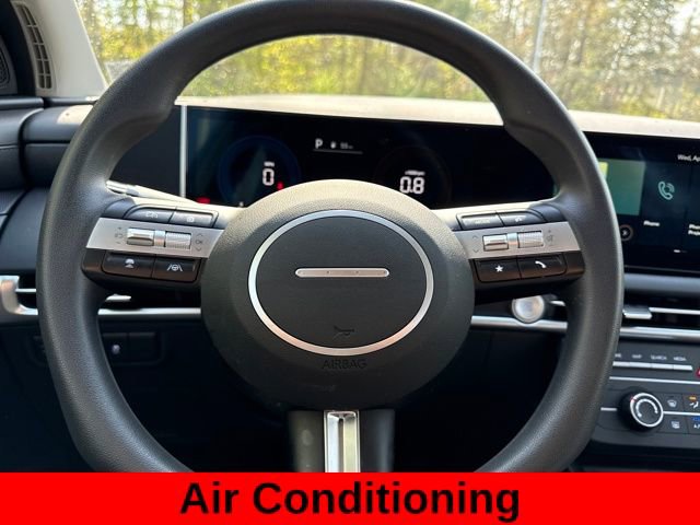 Used 2025 Hyundai Tucson SE image 16