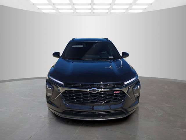 Used 2025 Chevrolet Trax RS w/ Driver Confidence Package FWD image 2