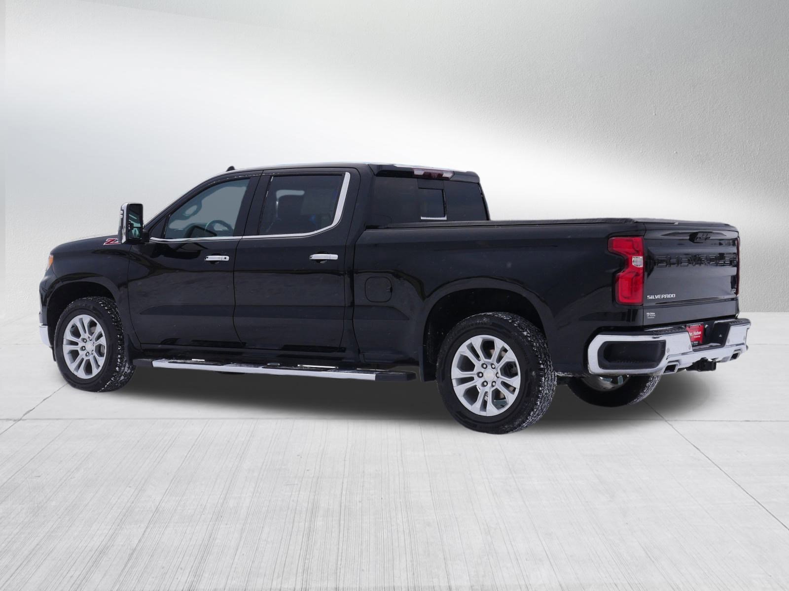 Used 2023 Chevrolet Silverado 1500 LTZ w/ LTZ Premium Package image 5