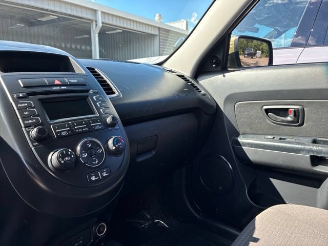 Used 2012 Kia Soul FWD image 9