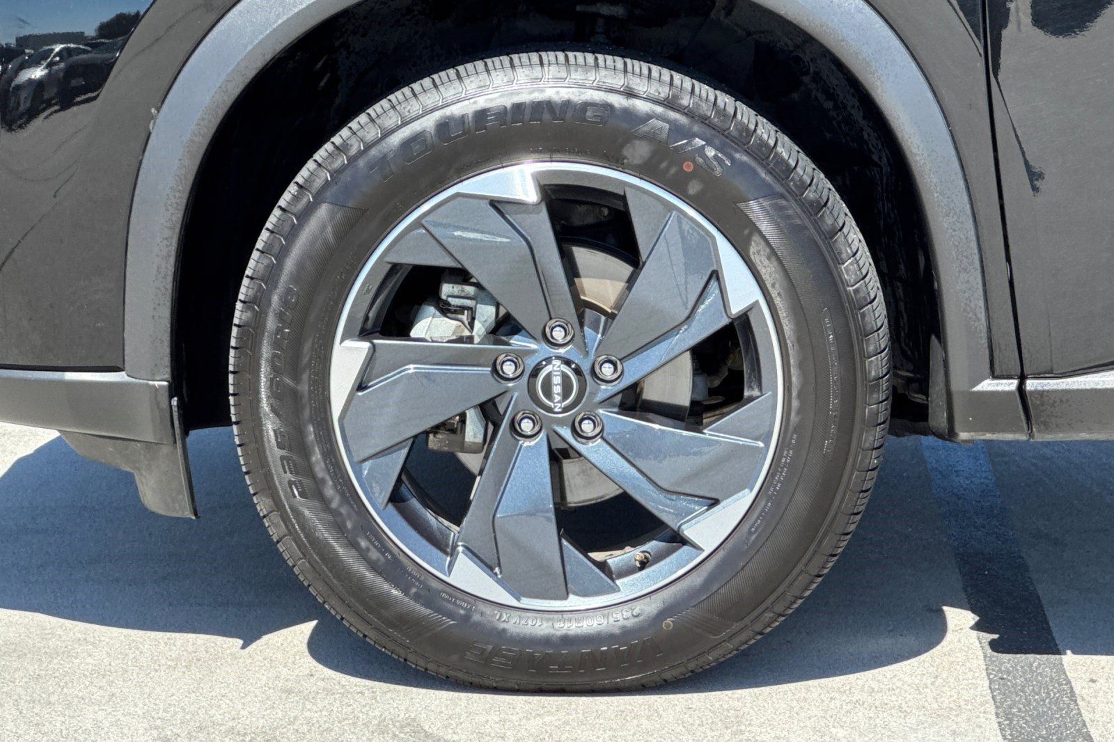 Used 2025 Nissan Rogue SV AWD/4WD image 12