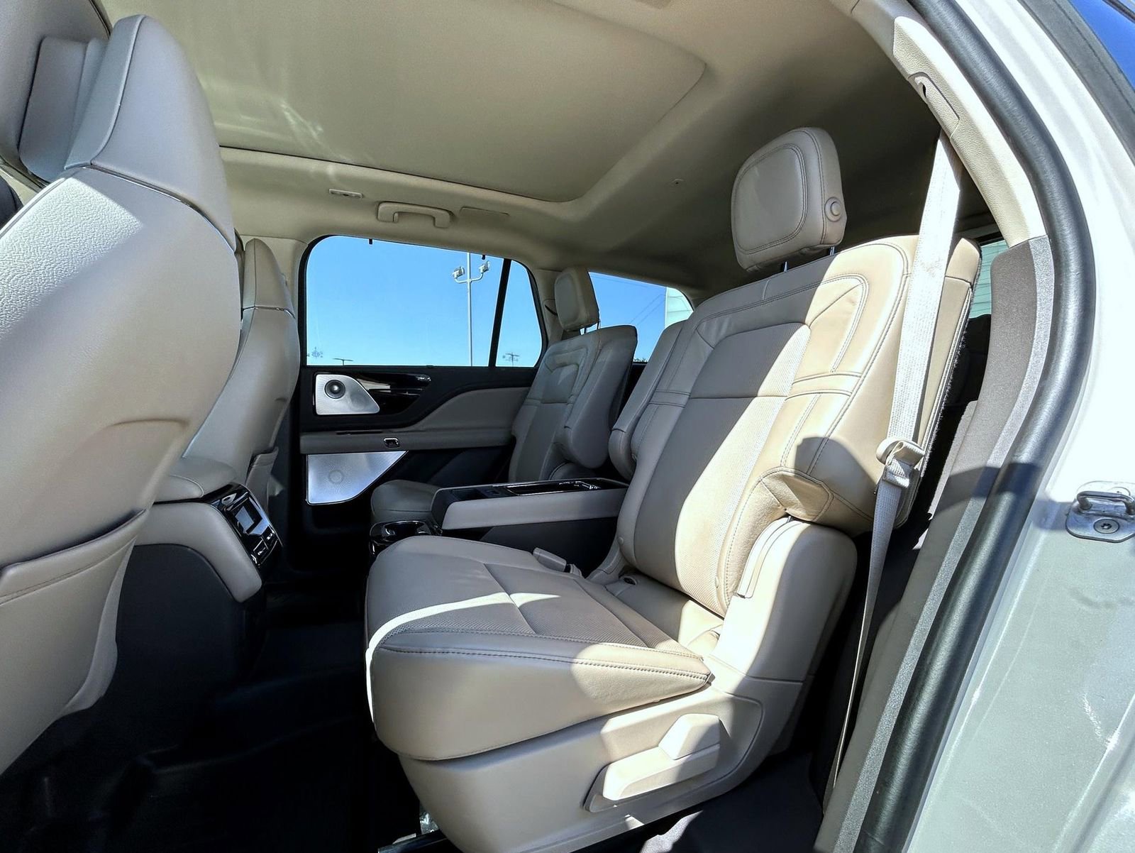 Used 2020 Lincoln Aviator Reserve w/ Equipment Group 202A AWD/4WD image 20