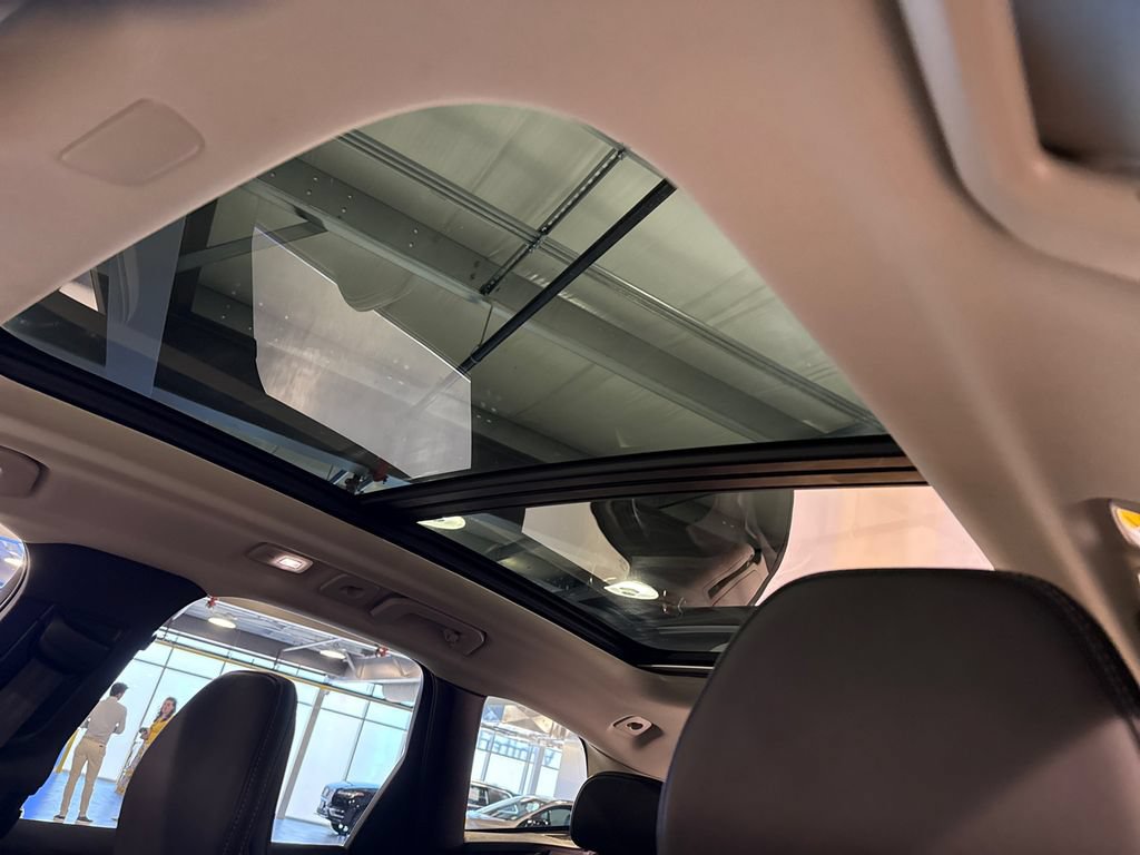 Certified 2023 Volvo XC60 B5 Ultimate w/ Climate Package AWD/4WD image 20