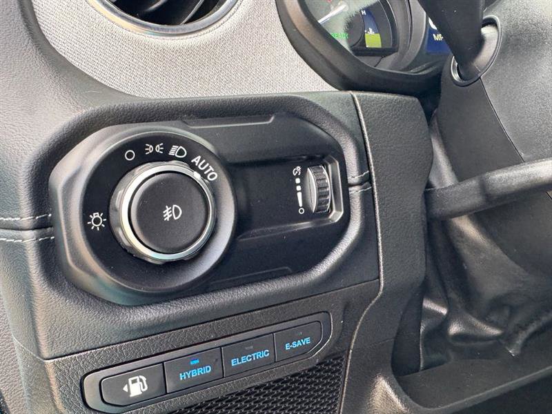 Used 2024 Jeep Wrangler Sahara image 32