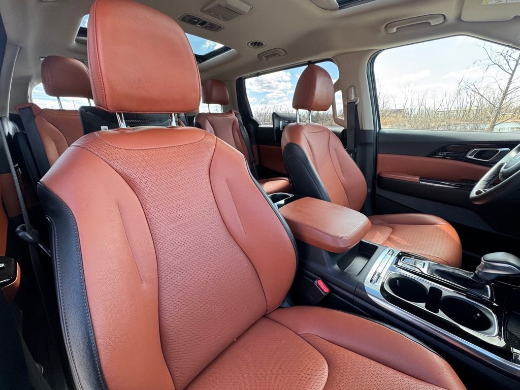 Used 2024 Kia Carnival SX Prestige image 31