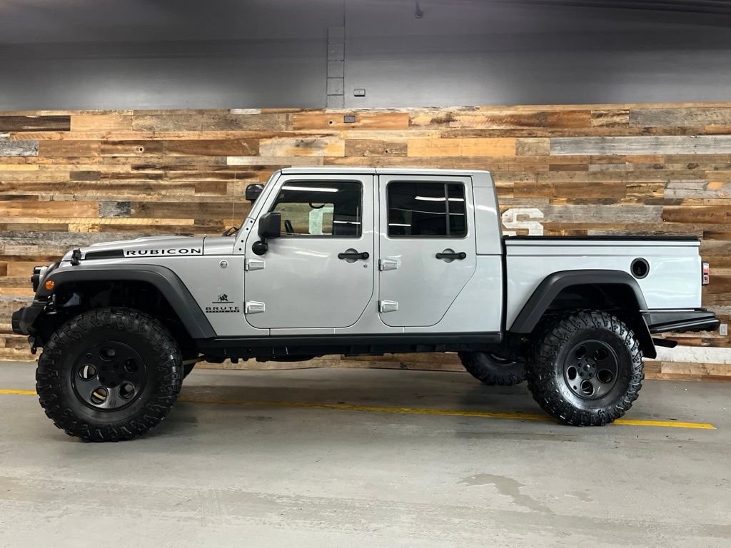Used 2014 Jeep Wrangler Unlimited Rubicon w/ Connectivity Group AWD/4WD image 21
