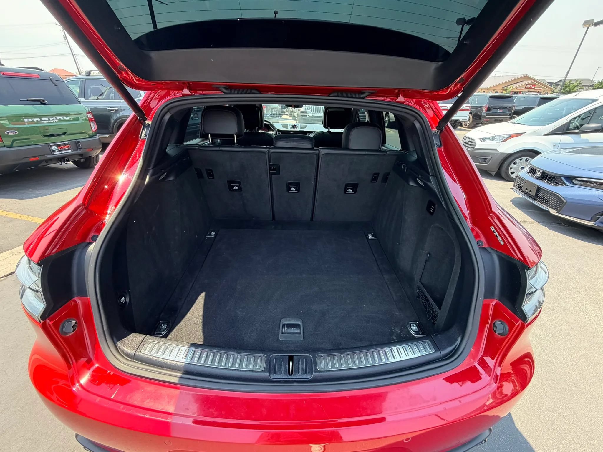 Used 2020 Porsche Macan GTS w/ Sport Chrono Package AWD/4WD image 26