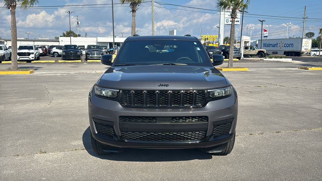 Used 2025 Jeep Grand Cherokee L Altitude AWD/4WD image 9