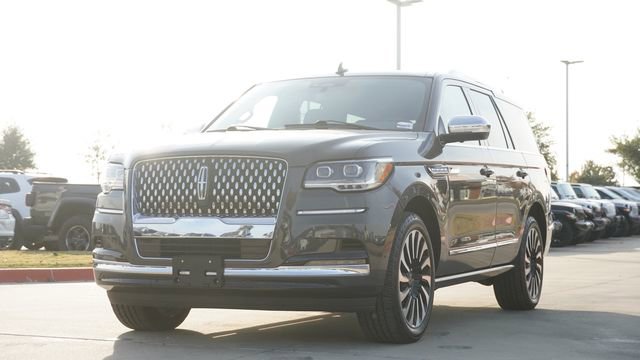 Used 2023 Lincoln Navigator Black Label image 3