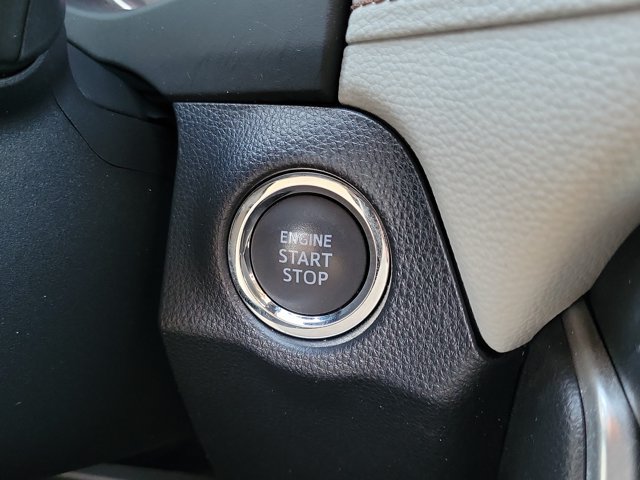Used 2020 Toyota RAV4 XLE FWD image 18