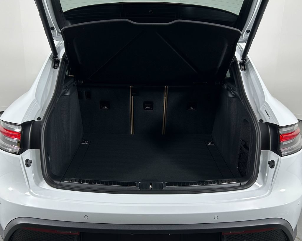 New 2026 Porsche Macan AWD/4WD image 29