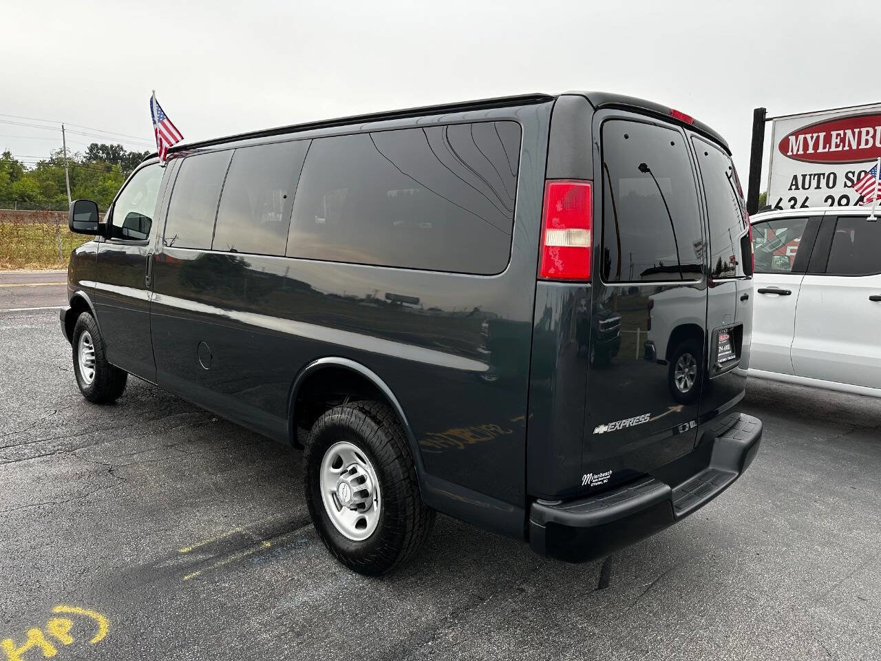 Used 2017 Chevrolet Express 2500 LS image 8