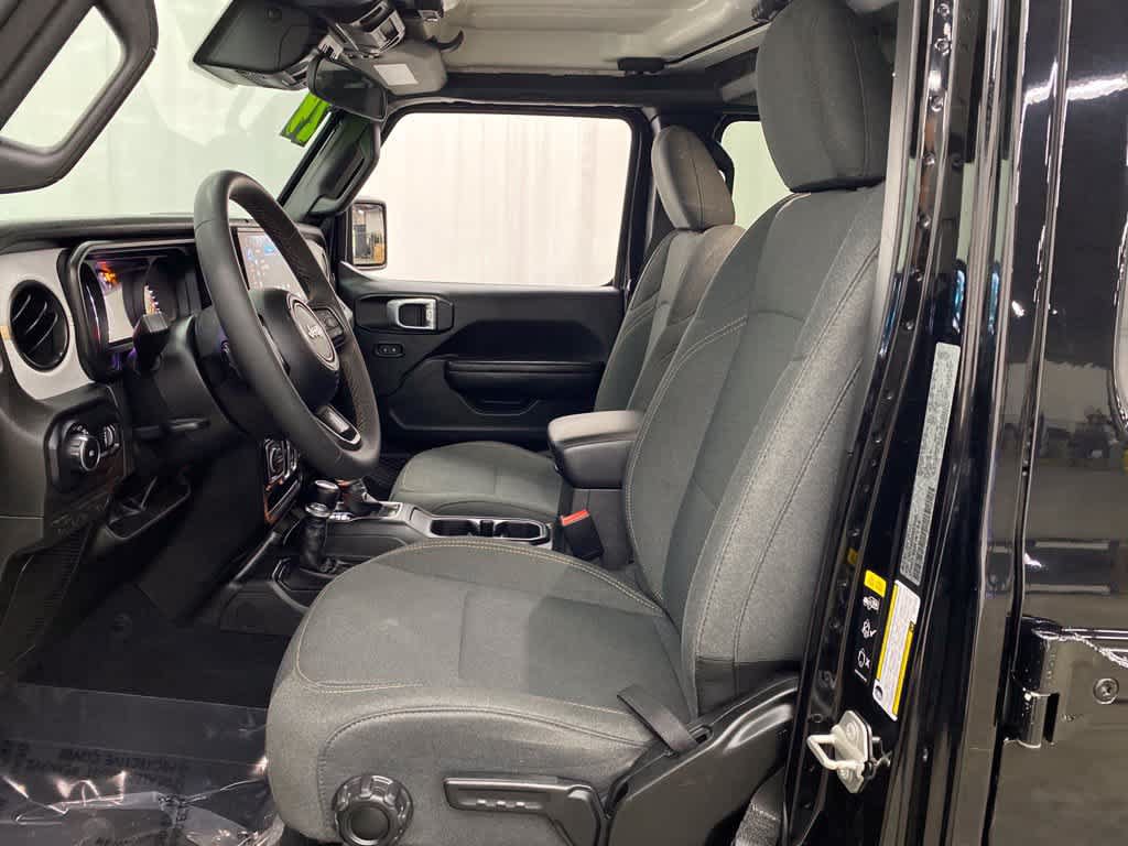 Used 2024 Jeep Wrangler Unlimited Sport AWD/4WD image 13