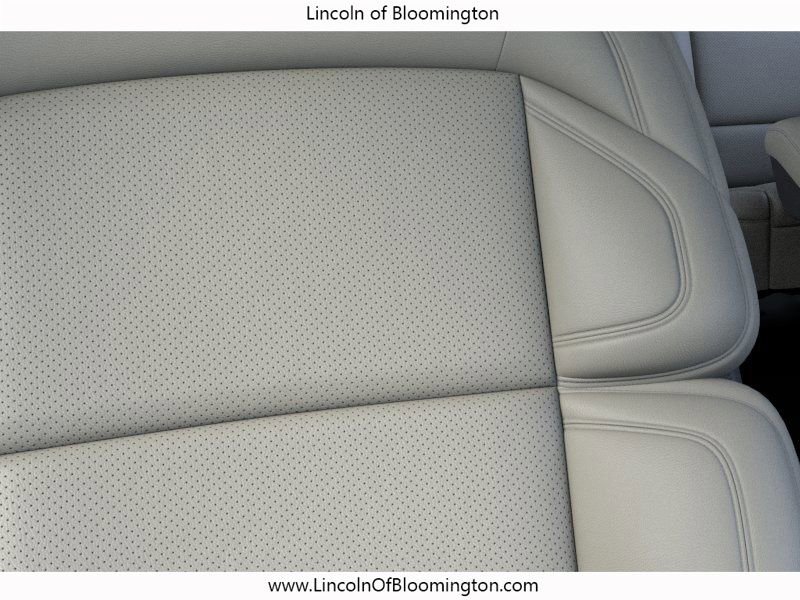 New 2026 Lincoln Navigator L Reserve w/ Jet Appearance Package AWD/4WD image 17