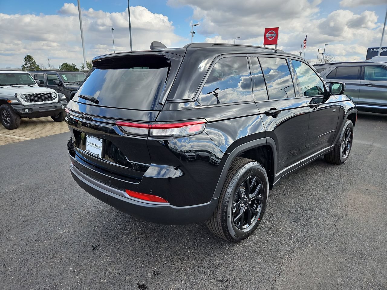 New 2026 Jeep Grand Cherokee Altitude AWD/4WD image 7