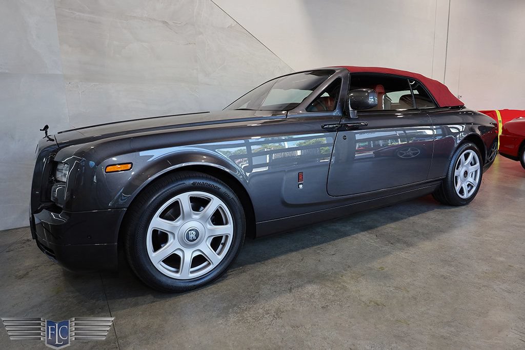 Used 2017 Rolls-Royce Phantom Drophead Coupe RWD image 4