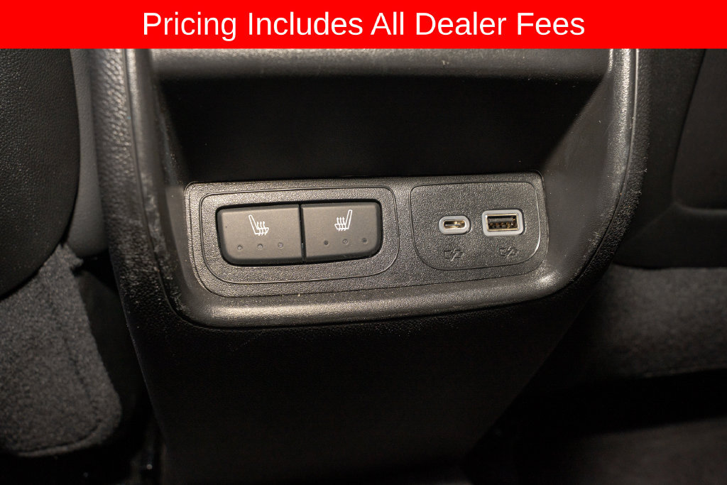 Used 2024 Cadillac XT4 Luxury w/ Cold Weather Package FWD image 9