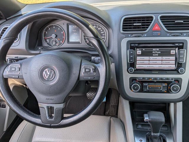 Used 2010 Volkswagen Eos Komfort FWD image 27