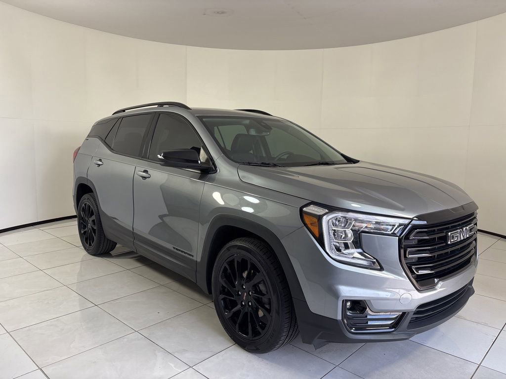 Used 2023 GMC Terrain SLT w/ Elevation Edition image 7