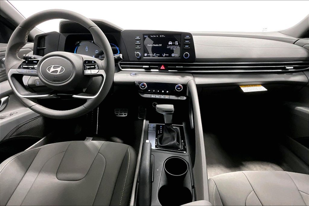 New 2026 Hyundai Elantra SEL Sport Premium FWD image 5