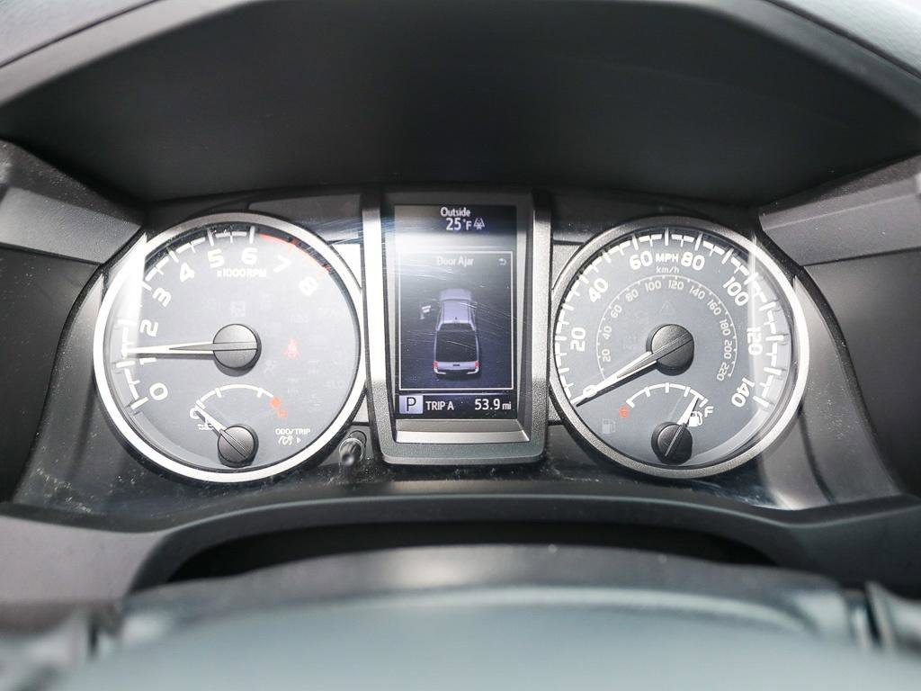 Used 2018 Toyota Tacoma TRD Off-Road image 14