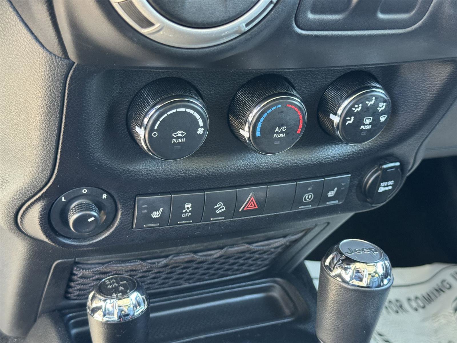 Used 2017 Jeep Wrangler Rubicon image 30