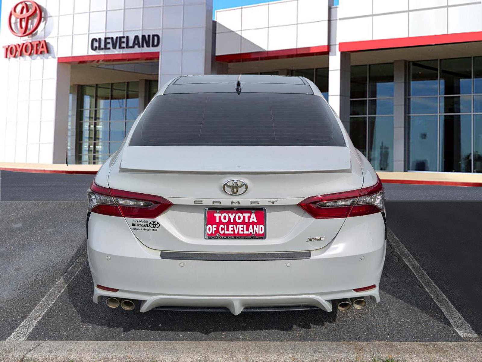 Used 2022 Toyota Camry XSE w/ Navigation Package FWD image 5