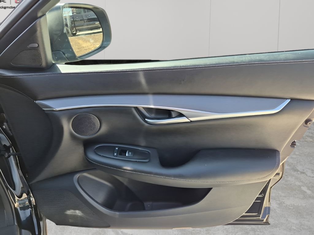 Used 2022 INFINITI QX50 Luxe w/ Appearance Package image 13