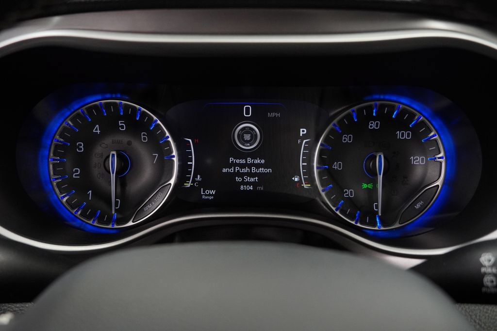Certified 2025 Chrysler Pacifica Select AWD/4WD image 30