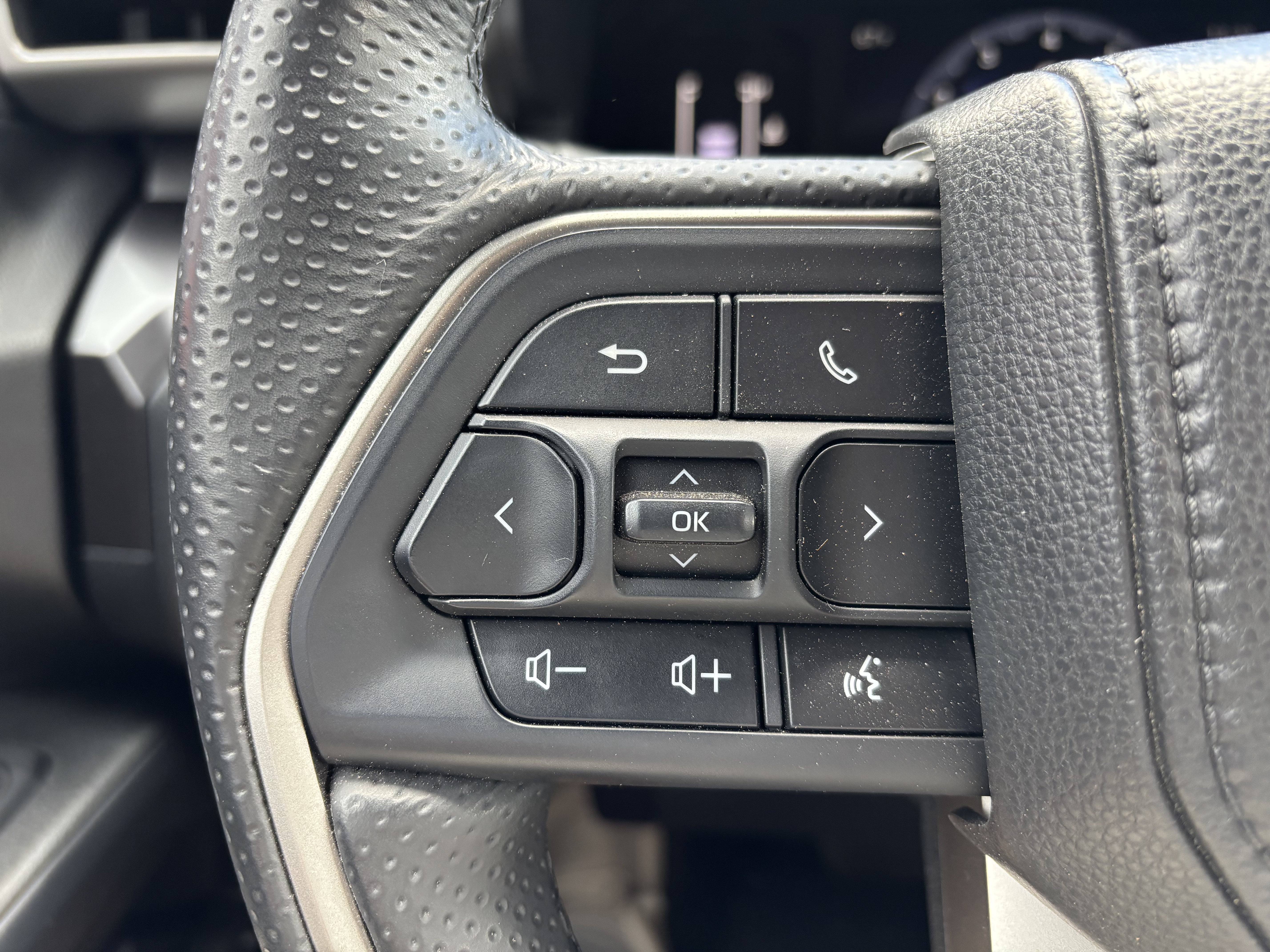 Certified 2025 Toyota 4Runner SR5 AWD/4WD image 19