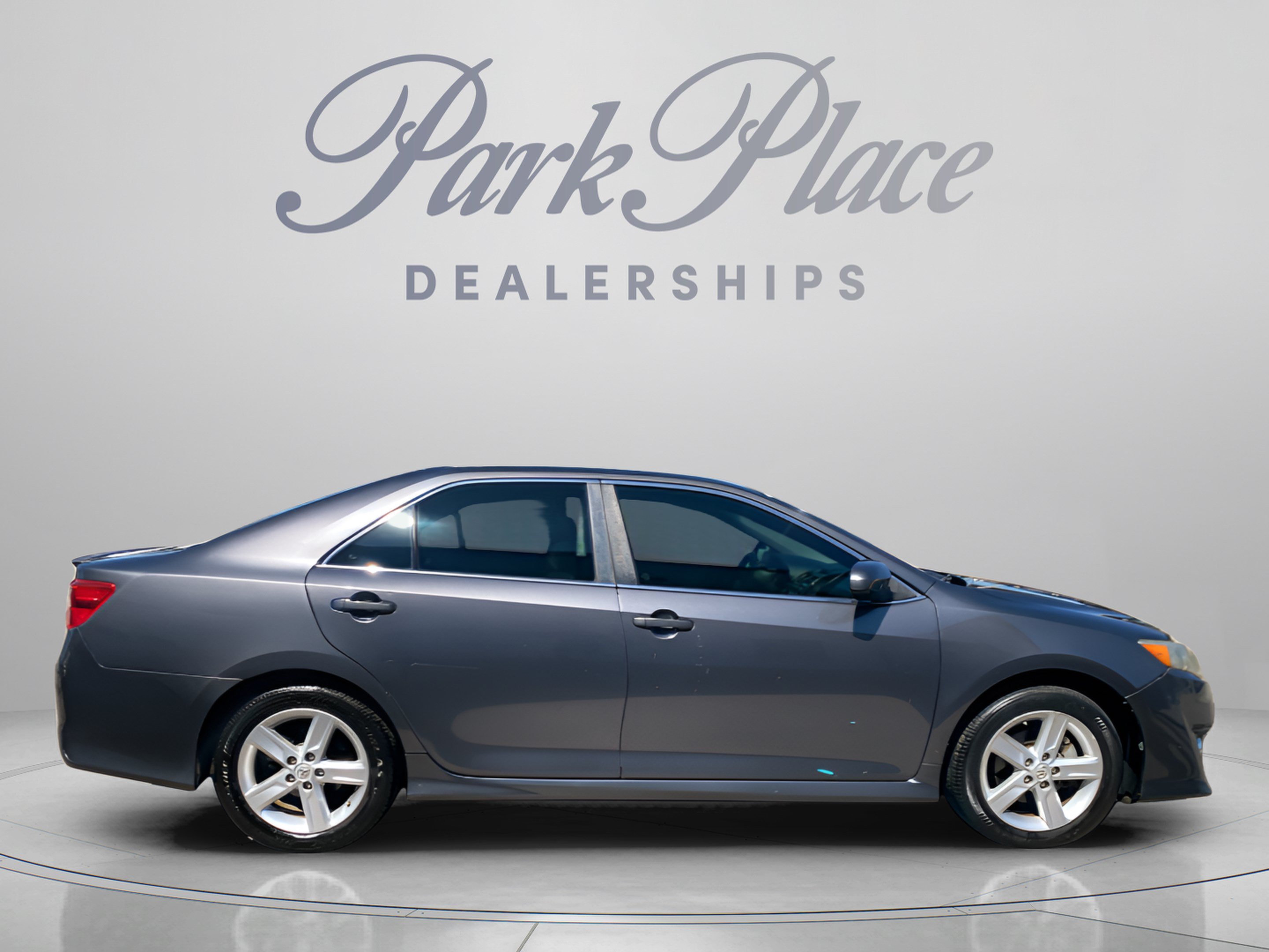 Used 2013 Toyota Camry SE FWD image 7