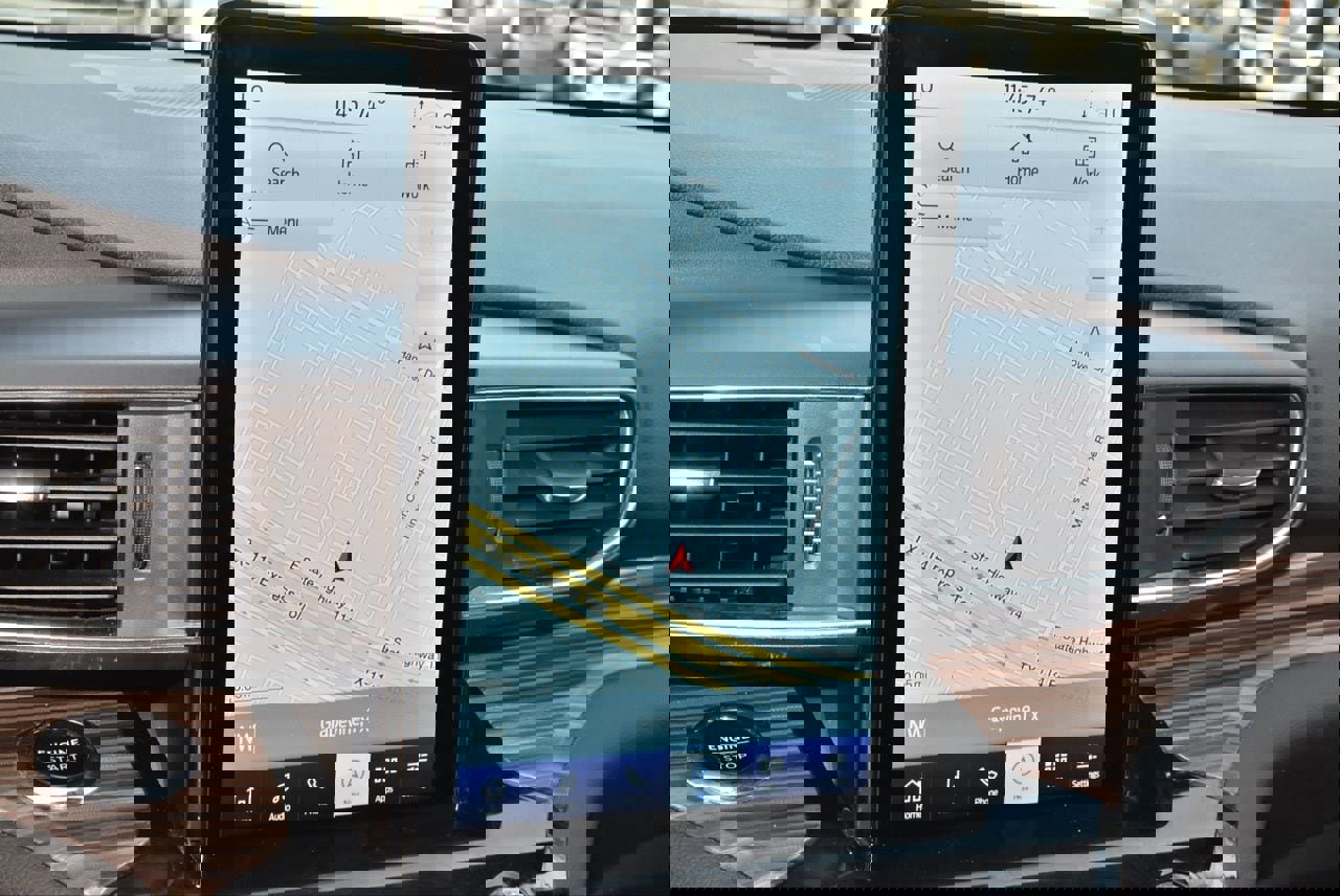 Used 2023 Ford Explorer Limited w/ Limited Technology Package image 23