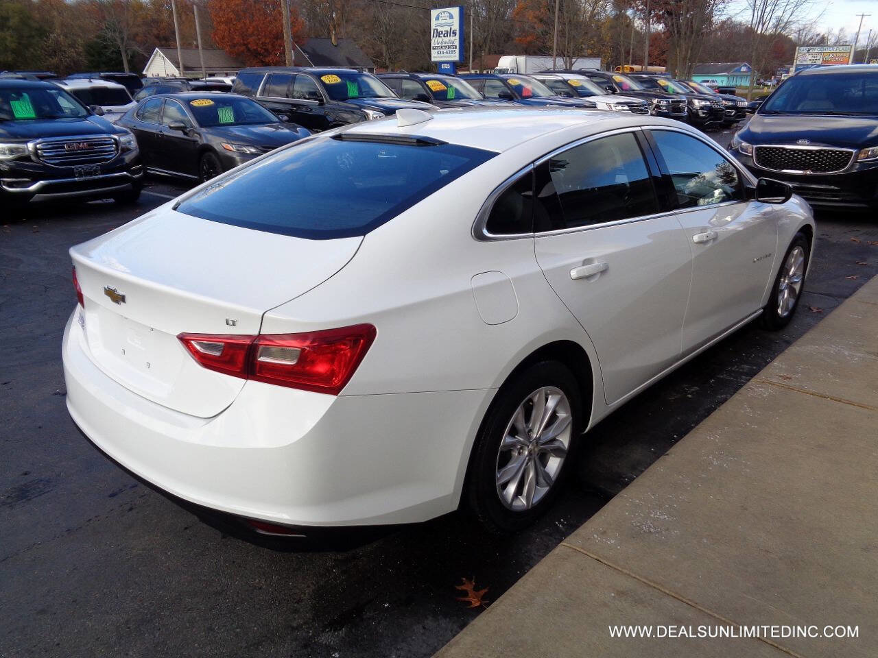 Used 2023 Chevrolet Malibu LT image 3