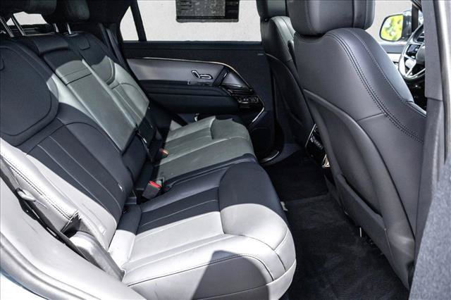 Used 2024 Land Rover Range Rover Sport SE AWD/4WD image 25