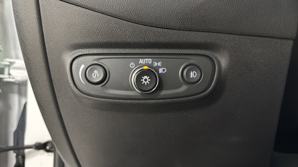 Used 2022 Chevrolet Equinox Premier image 19