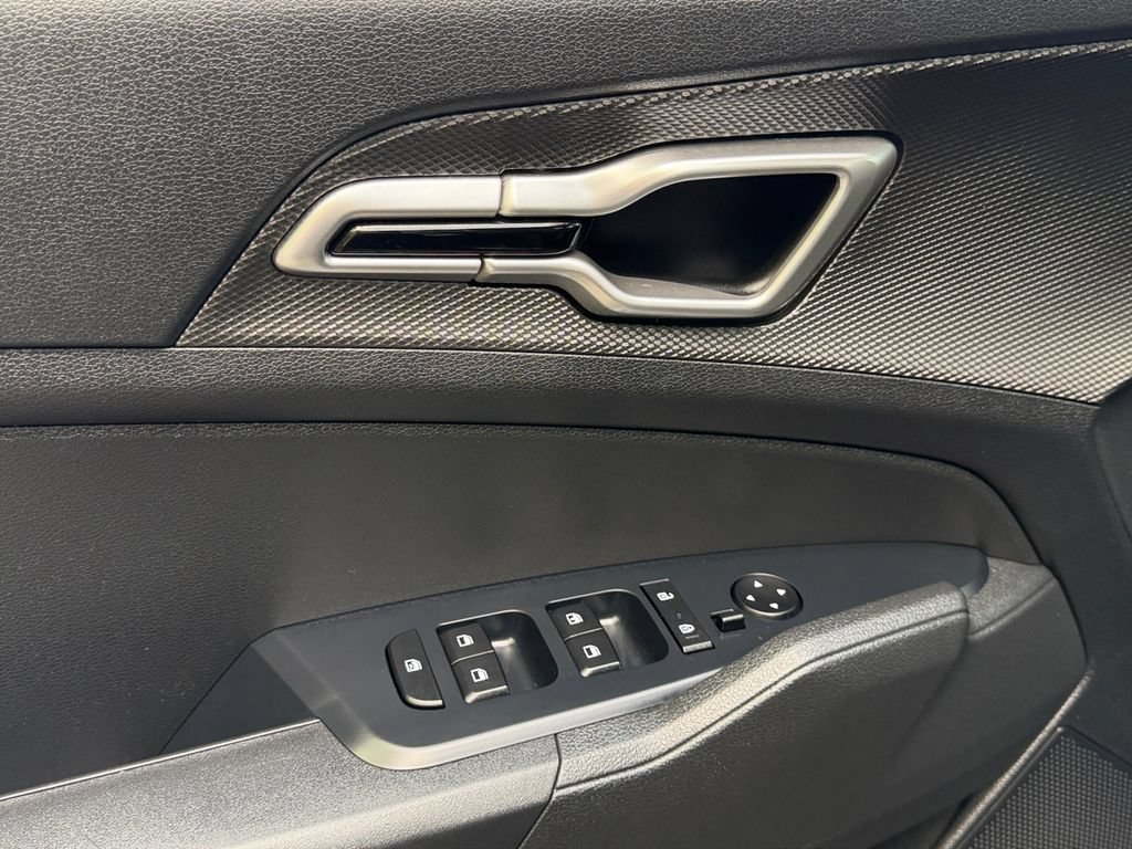 Certified 2025 Kia Sportage LX AWD/4WD image 15