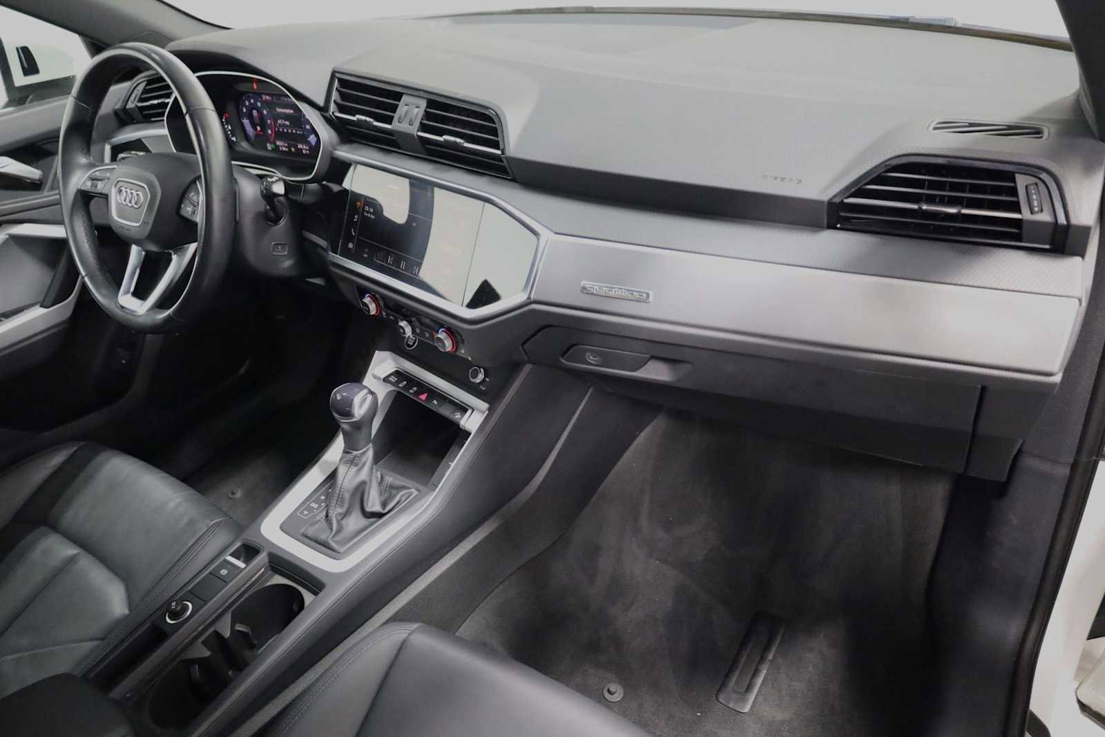 Used 2023 Audi Q3 2.0T Premium w/ Convenience Package image 6