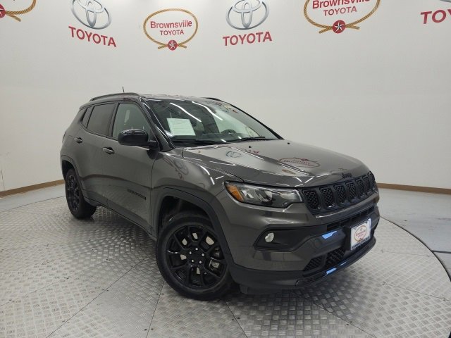 Used 2023 Jeep Compass Altitude