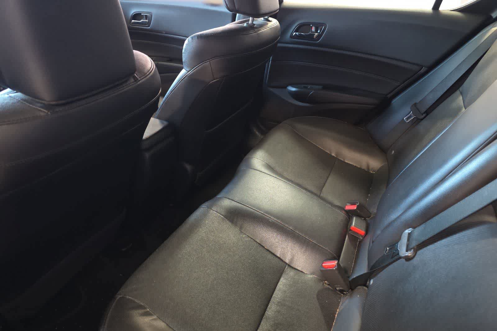 Used 2017 Acura ILX FWD image 5