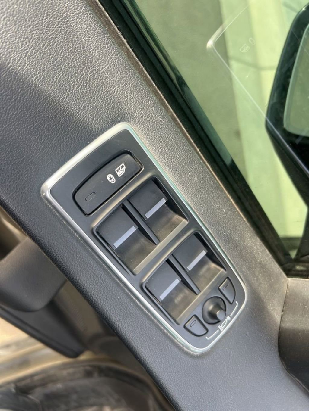 Used 2020 Jaguar F-PACE S image 22